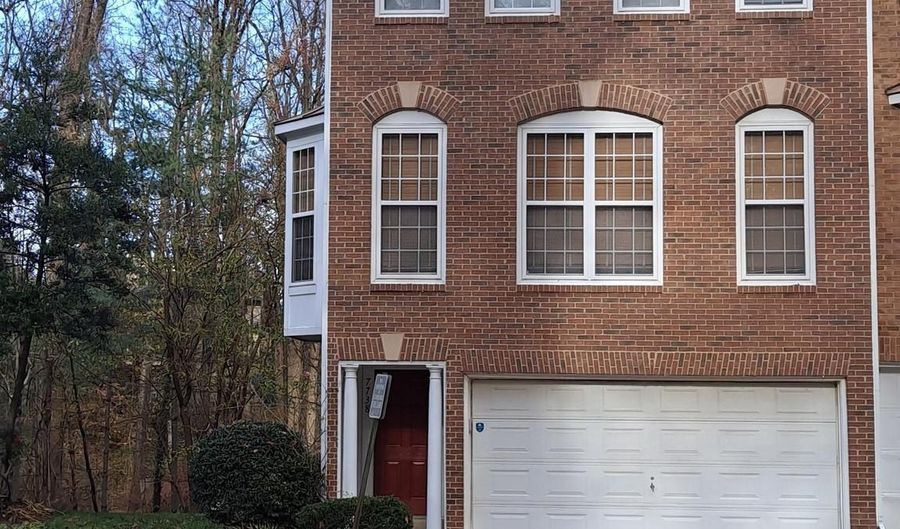 7738 HERITAGE WOODS Way, Annandale, VA 22003 - 3 Beds, 4 Bath