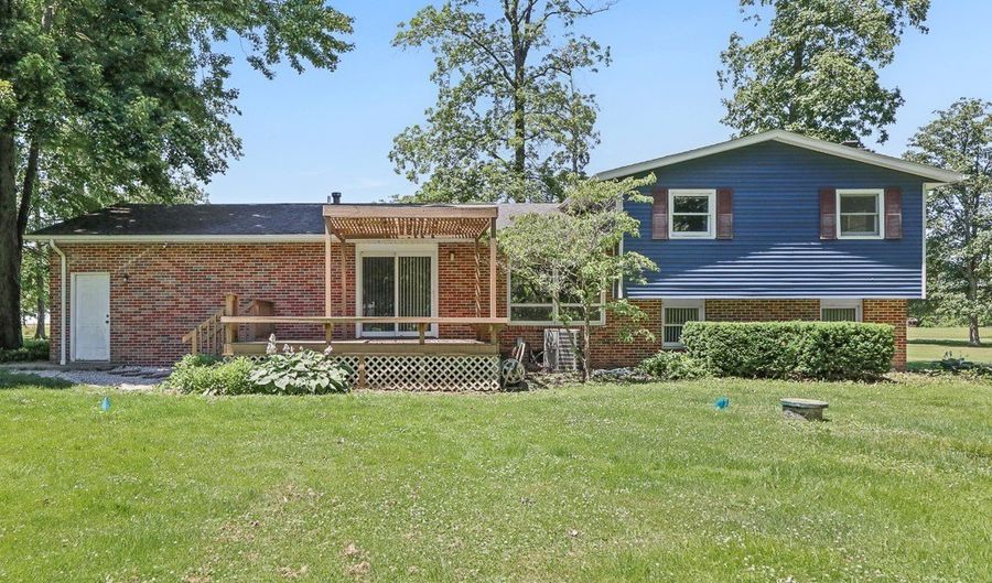 6000 Oakhill Ave NE, Alliance, OH 44601 - 4 Beds, 3 Bath