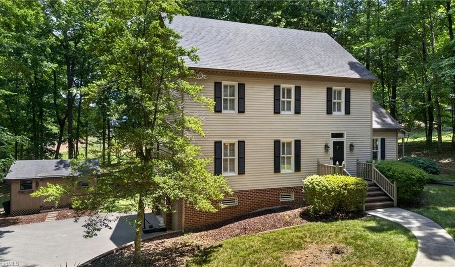 824 Cedar Creek Dr, Asheboro, NC 27205 - 3 Beds, 3 Bath