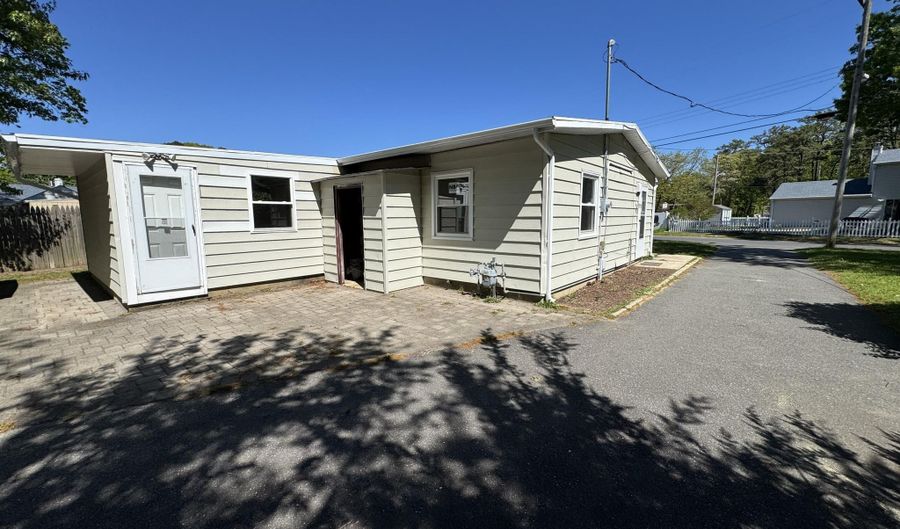 208 Shore Blvd, Bayville, NJ 08721 - 3 Beds, 1 Bath