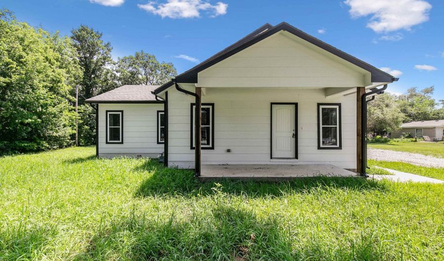 139 SW 100th, Augusta, KS 67010 - 3 Beds, 2 Bath
