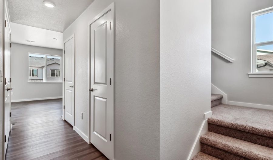 3384 N Irvington St, Aurora, CO 80019 - 3 Beds, 3 Bath
