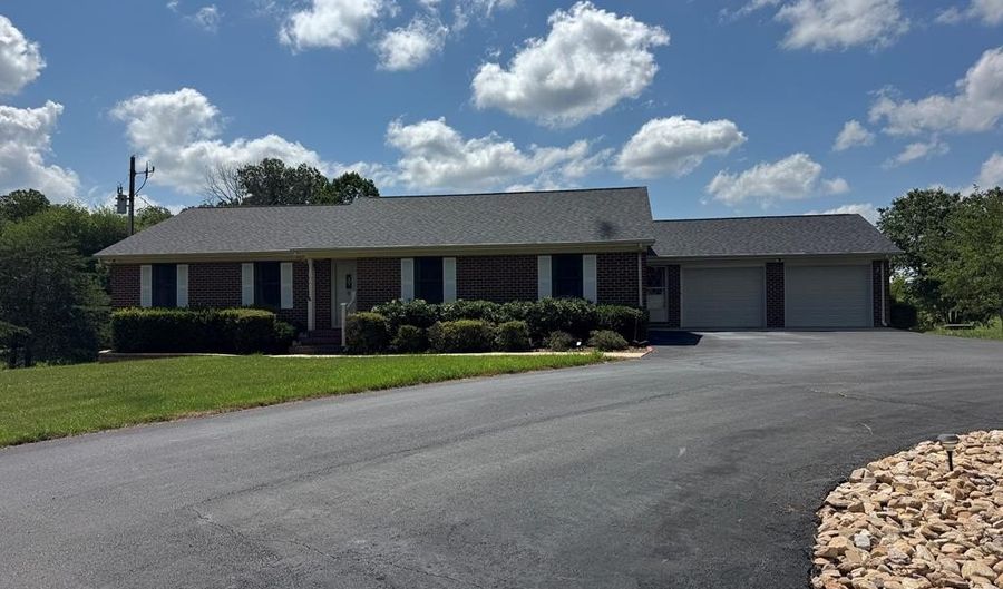 258 Willow Oak Rd, Appomattox, VA 24522 - 3 Beds, 3 Bath