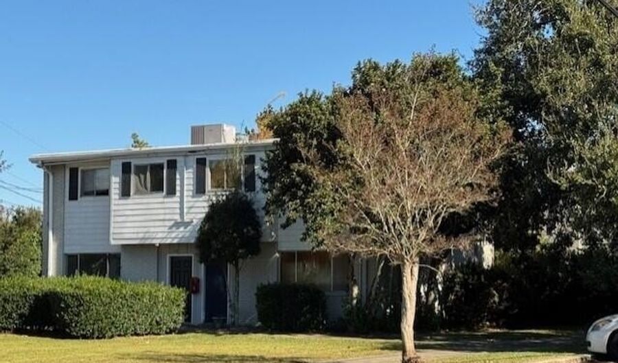 485 Ruella Ave, Bay St. Louis, MS 39520 - 3 Beds, 1 Bath