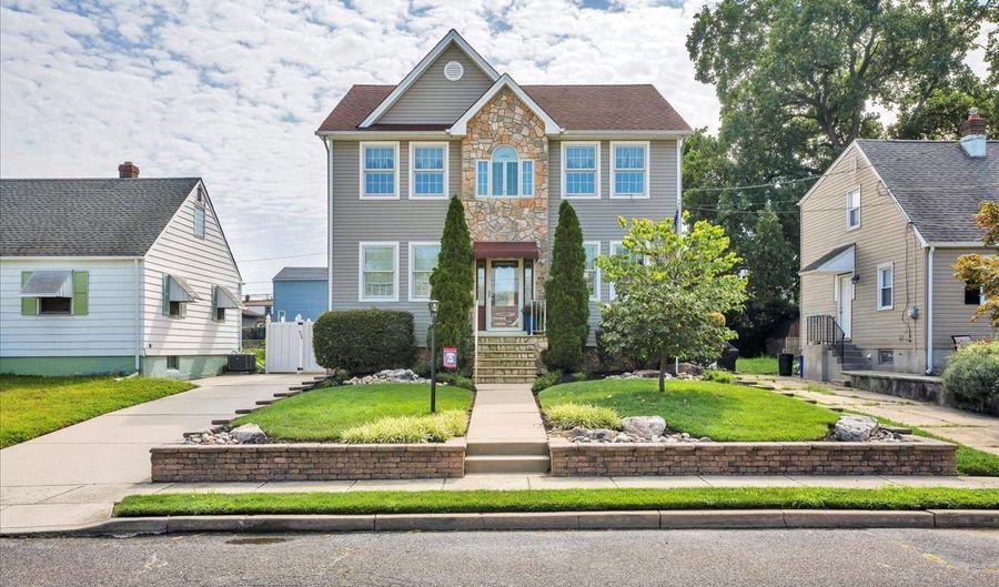 245 BERGEN Ave, Bellmawr, NJ 08031 - 3 Beds, 3 Bath