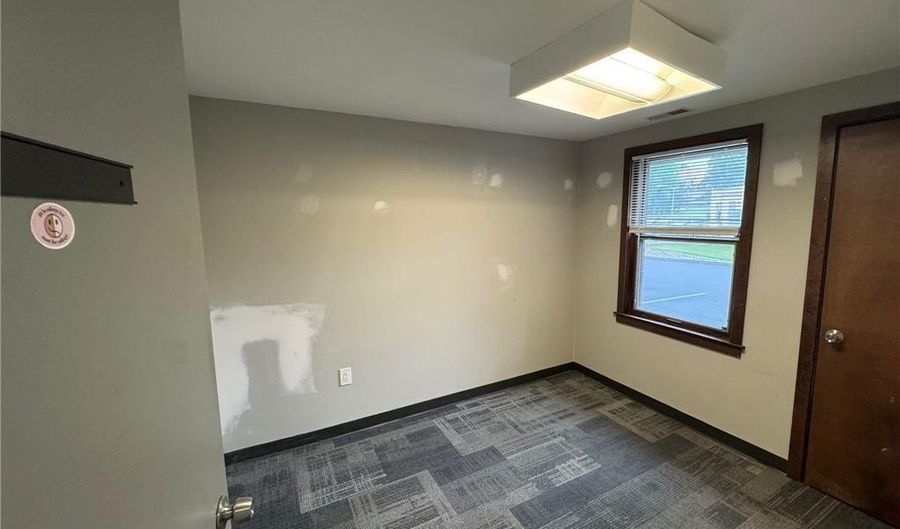 2895 Hamilton Blvd 105, Allentown, PA 18104 - 0 Beds, 0 Bath