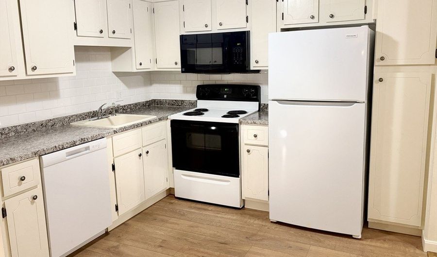 23 Spencer Rd 18F, Boxborough, MA 01719 - 2 Beds, 1 Bath