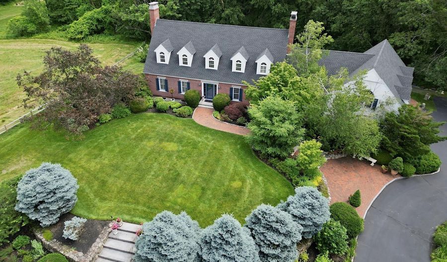 73 Mack Hill Rd, Amherst, NH 03031 - 5 Beds, 3 Bath