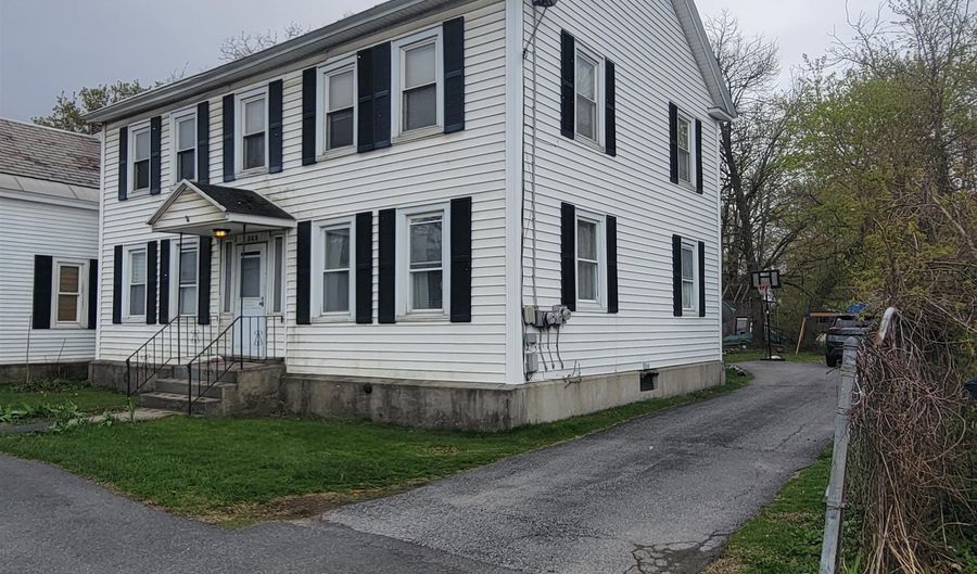 205 County St, Bennington, VT 05201 - 5 Beds, 2 Bath