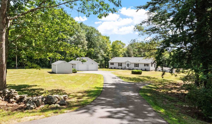 114 Farrarville Rd, Belmont, NH 03220 - 3 Beds, 2 Bath