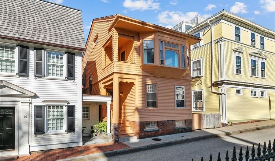 48 Church St, Newport, RI 02840 - 2 Beds, 3 Bath