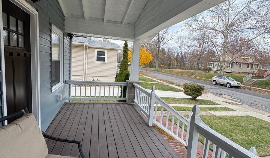 122 S HAVILAND Ave, Audubon, NJ 08106 - 2 Beds, 1 Bath