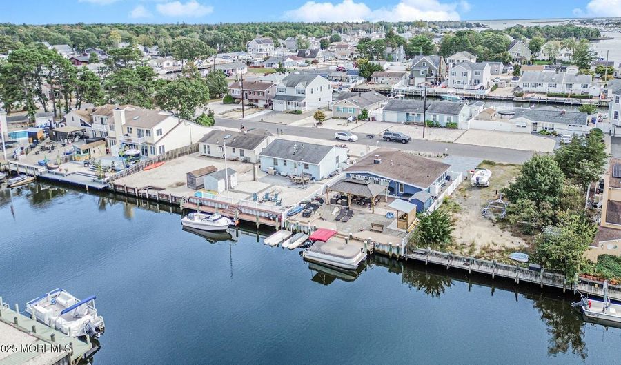 14 Albatross Pt, Bayville, NJ 08721 - 3 Beds, 2 Bath