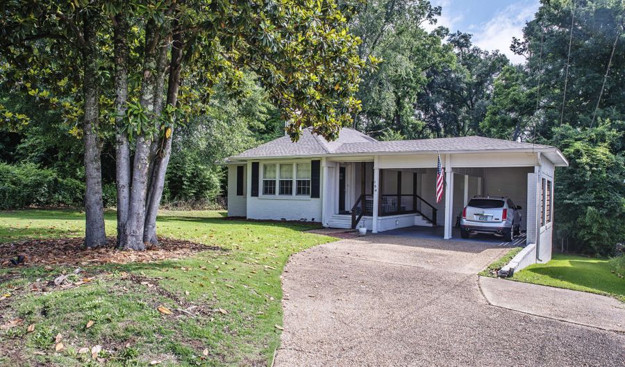154 Clay St, Alexander City, AL 35010 - 3 Beds, 2 Bath
