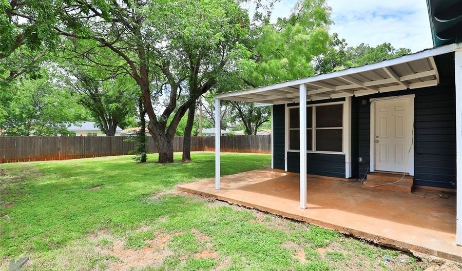 726 Woodlawn Dr, Abilene, TX 79603 - 3 Beds, 1 Bath