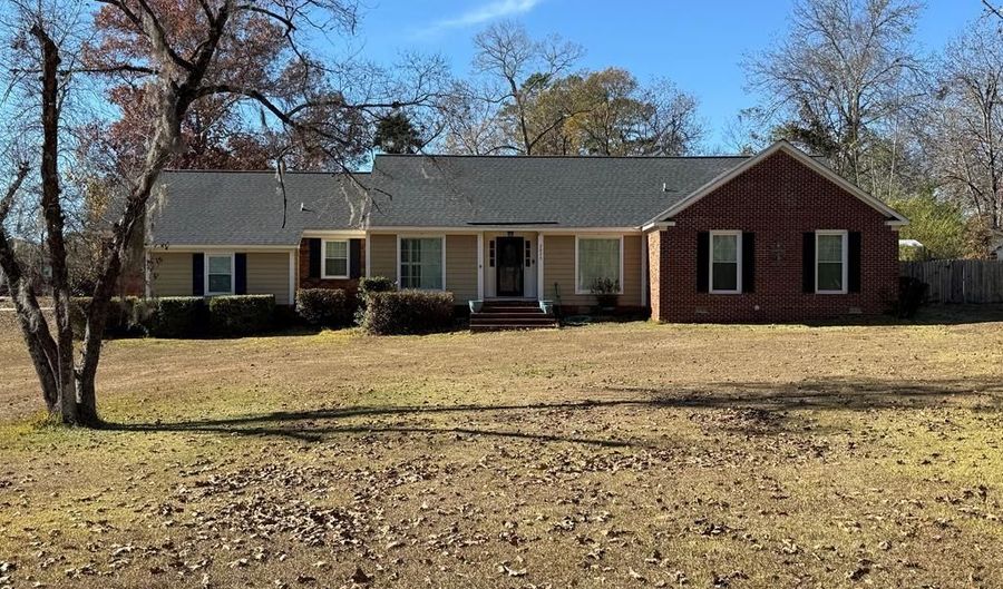 2829 Doublegate Dr N, Albany, GA 31721 - 4 Beds, 2 Bath