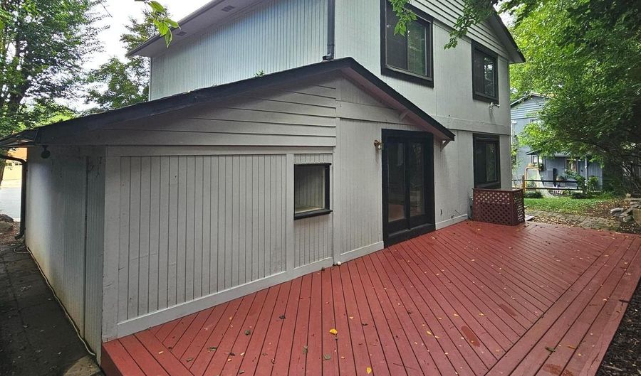 1108 ROCKINGHAM St, Arlington, VA 22205 - 3 Beds, 3 Bath