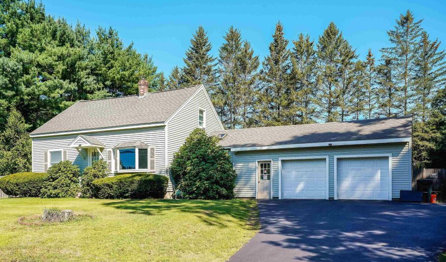 19 Amherst Rd, Merrimack, NH 03054 - 2 Beds, 2 Bath