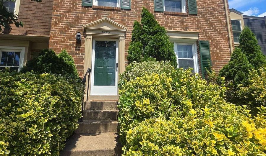 4453 EDAN MAE Ct, Annandale, VA 22003 - 3 Beds, 4 Bath