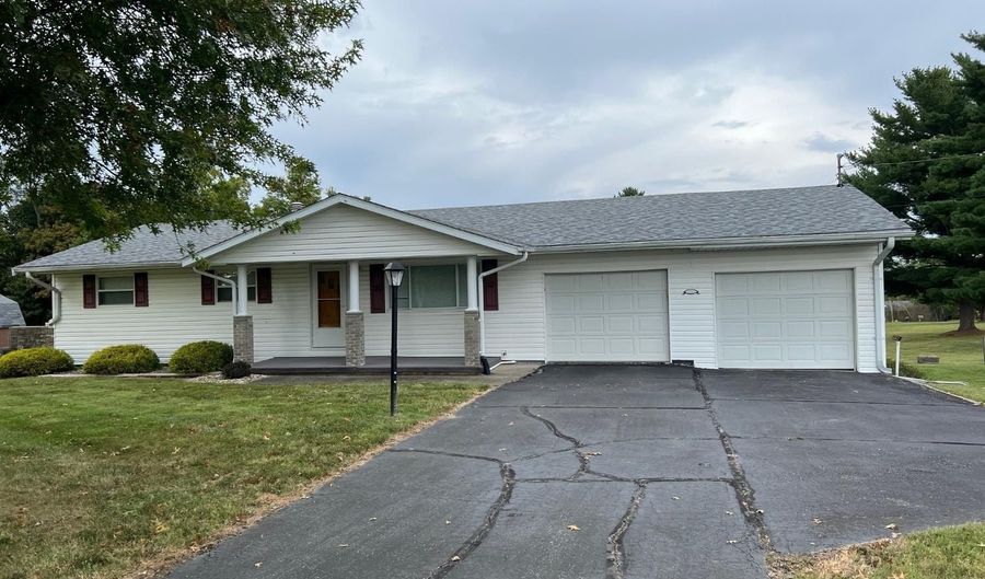 16196 SR 148, Aurora, IN 47001 - 3 Beds, 2 Bath