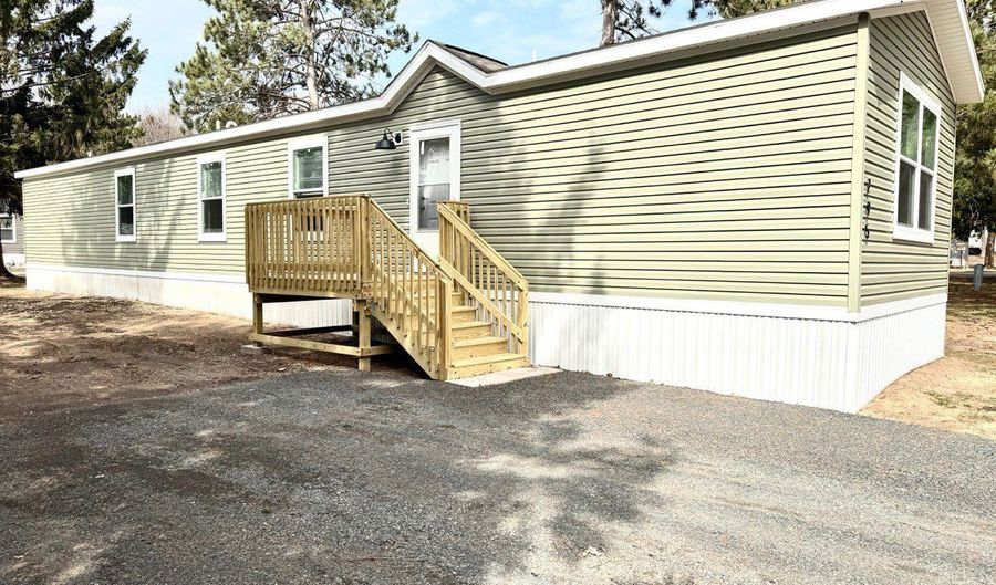 295 Pine Dr, Altoona, WI 54720 - 3 Beds, 2 Bath