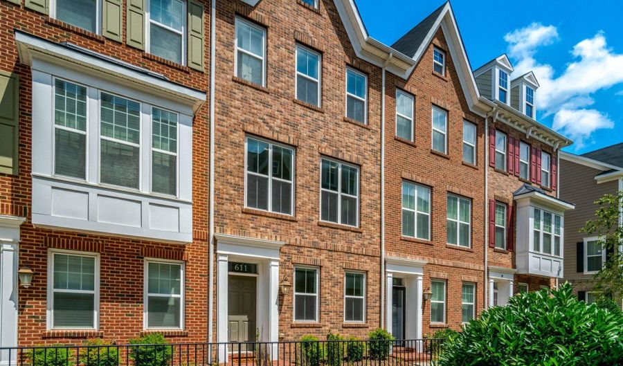 611 TOTTEN Mews NE, Washington, DC 20017 - 3 Beds, 4 Bath