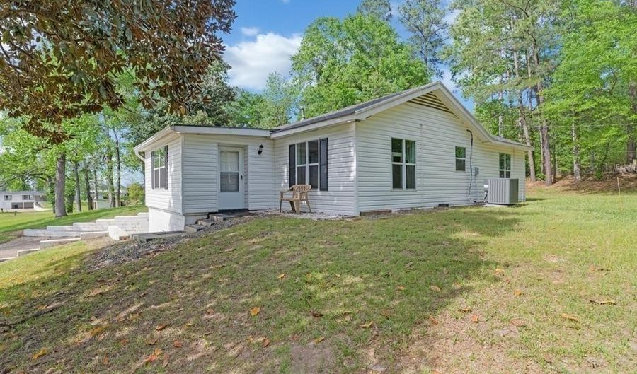 5736 S Lakeshore Dr, Shreveport, LA 71119 - 3 Beds, 1 Bath