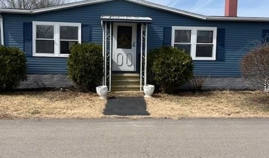 44 Castle Rd, Attleboro, MA 02703 - 2 Beds, 2 Bath