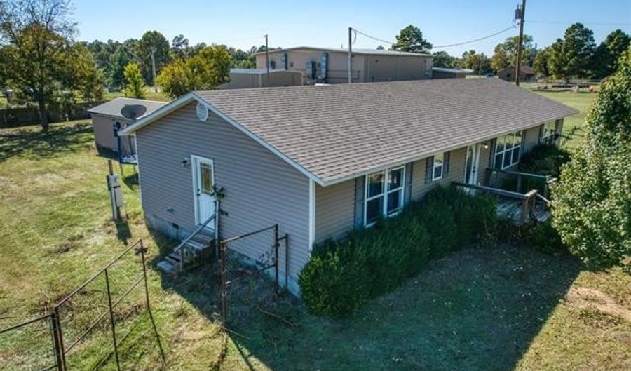 258 SE 1st, Atoka, OK 74525 - 3 Beds, 2 Bath