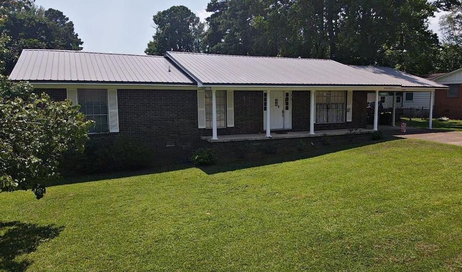 2709 Lynwood Dr, Arkadelphia, AR 71923 - 3 Beds, 2 Bath