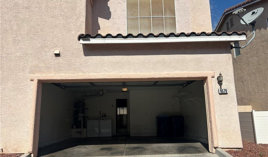 9579 BELLE FOUNTAIN Ave, Las Vegas, NV 89123 - 2 Beds, 3 Bath