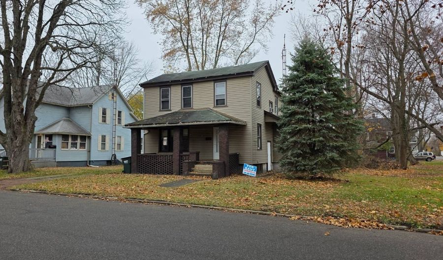 915 S Freedom Ave, Alliance, OH 44601 - 3 Beds, 1 Bath