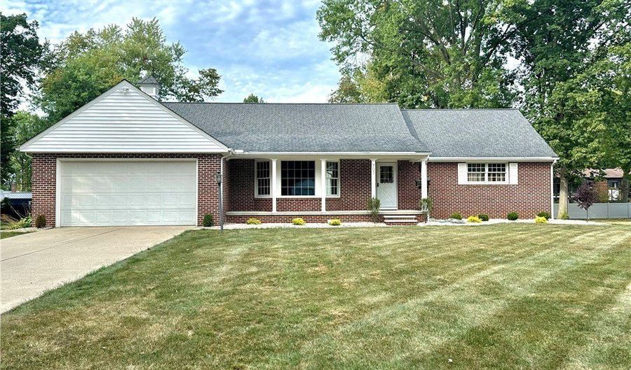 707 Greenlawn Dr, Amherst, OH 44001 - 4 Beds, 3 Bath