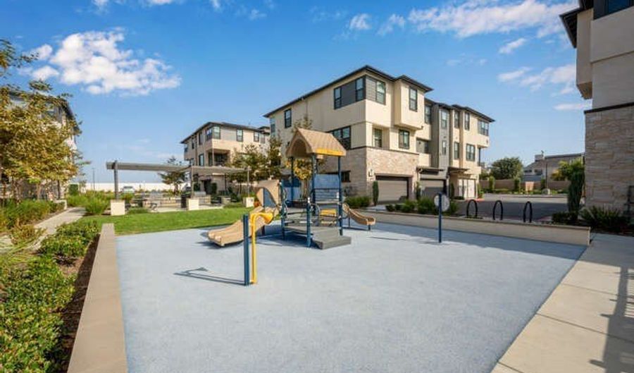 2955 W Lincoln Ave 7, Anaheim, CA 92801 - 2 Beds, 3 Bath