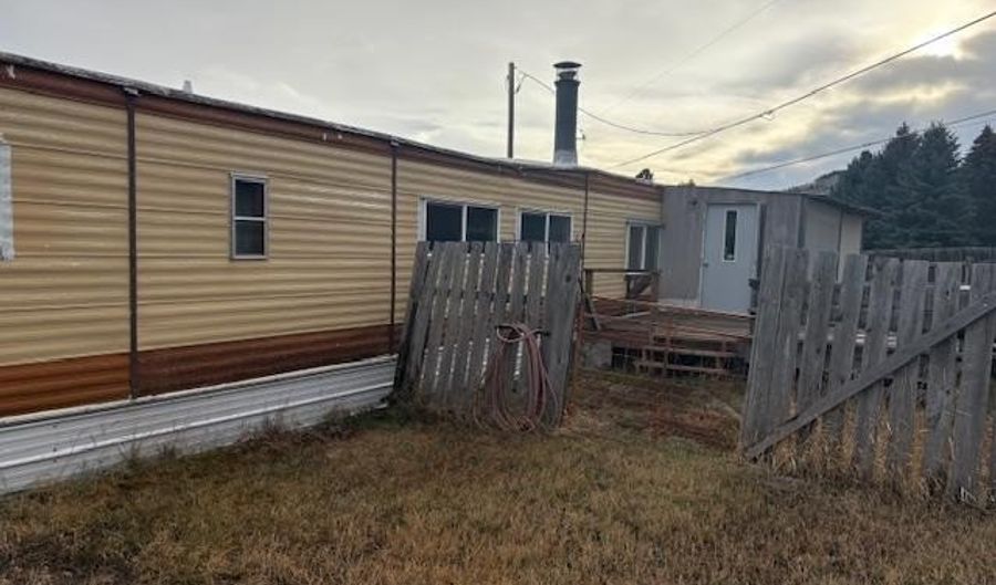 8935 W US Hwy 16 Space #34, Buffalo, WY 82834 - 2 Beds, 1 Bath