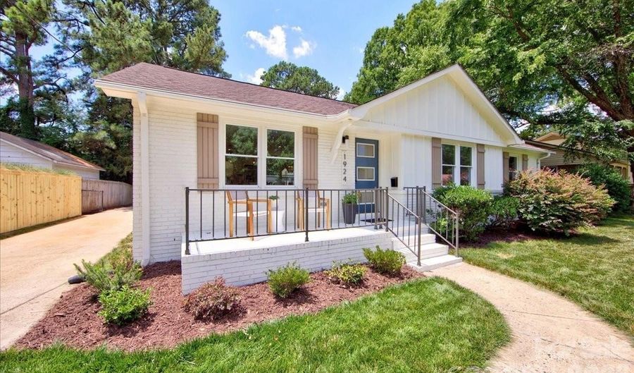 1924 Bentley Pl, Charlotte, NC 28205 - 3 Beds, 3 Bath