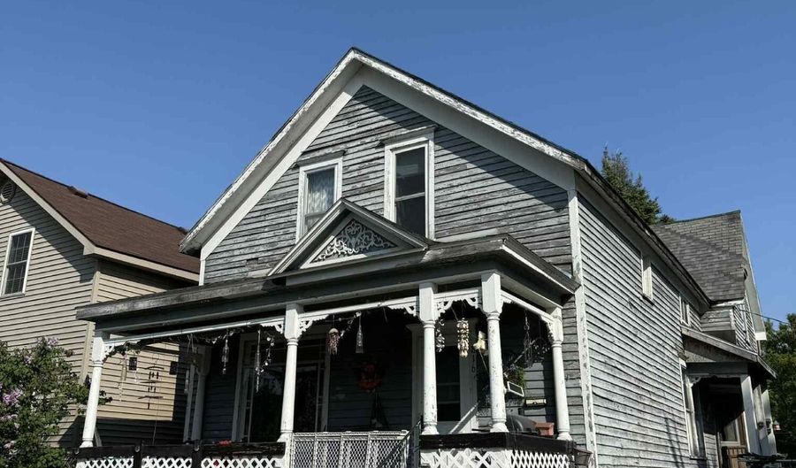 816 Ford Ave, Alpena, MI 49707 - 6 Beds, 1 Bath