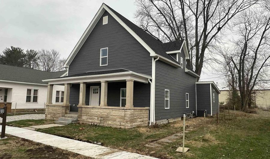 408 L St, Bedford, IN 47421 - 4 Beds, 4 Bath