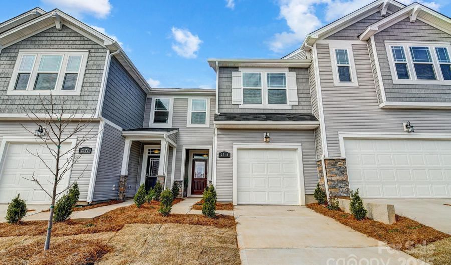 8030 Downy Oak Ln, Charlotte, NC 28269 - 3 Beds, 3 Bath