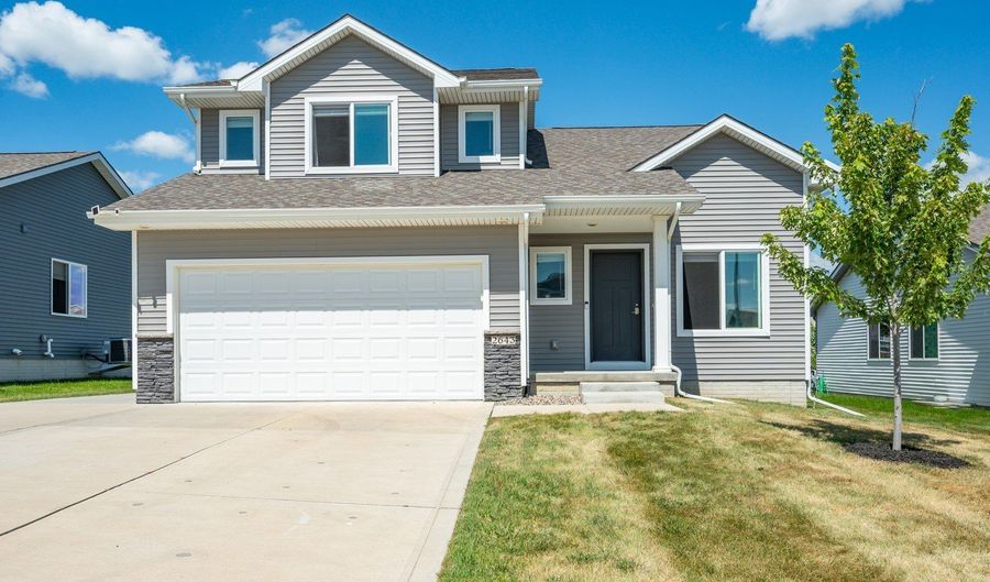 2643 20th St SW, Altoona, IA 50009 - 3 Beds, 3 Bath