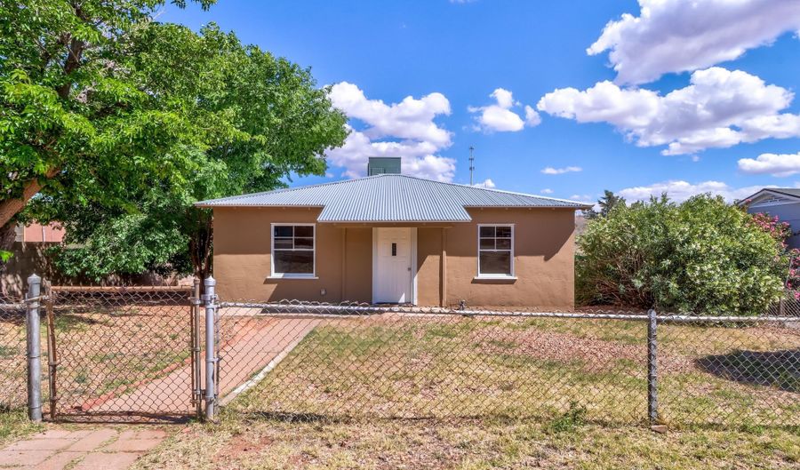 107 BORNITE Ave, Bisbee, AZ 85603 - 3 Beds, 1 Bath