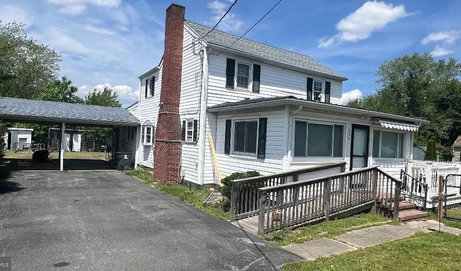 325 S RAILROAD Ave, Georgetown, DE 19947 - 5 Beds, 4 Bath