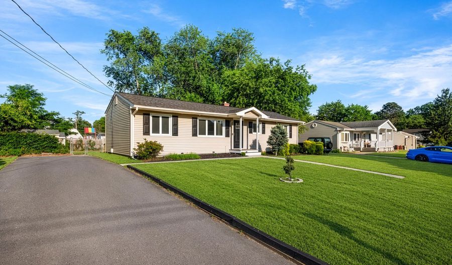 249 Keller St, Bayville, NJ 08721 - 3 Beds, 1 Bath