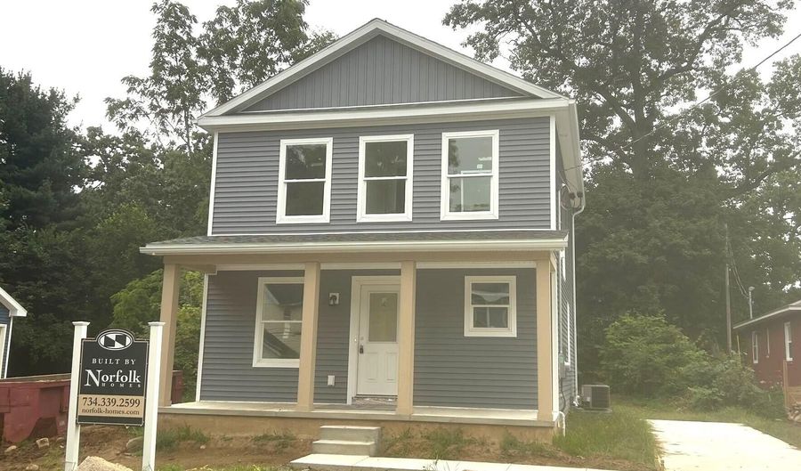 310 Fitch St, Albion, MI 49224 - 3 Beds, 2 Bath