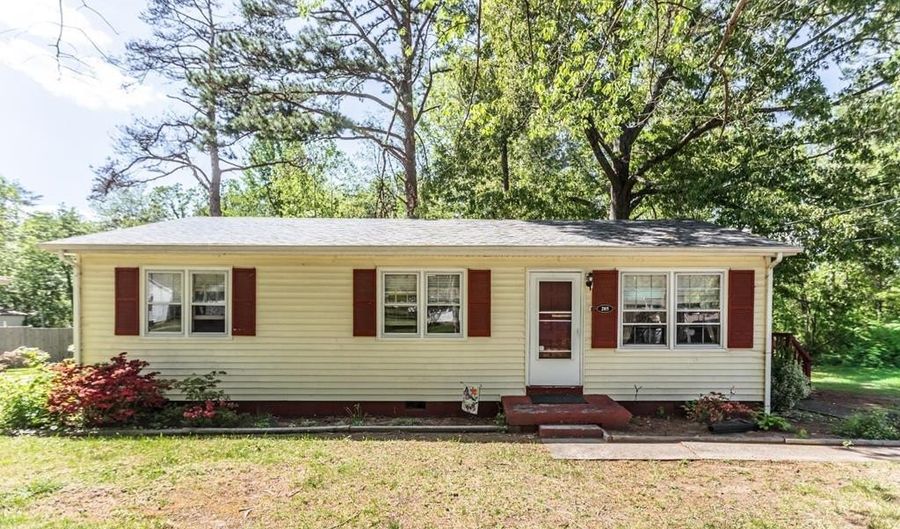 205 Lombardy St, Appomattox, VA 24522 - 3 Beds, 1 Bath