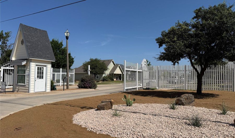 1225 Cabernet Dr, Abilene, TX 79601 - 3 Beds, 3 Bath
