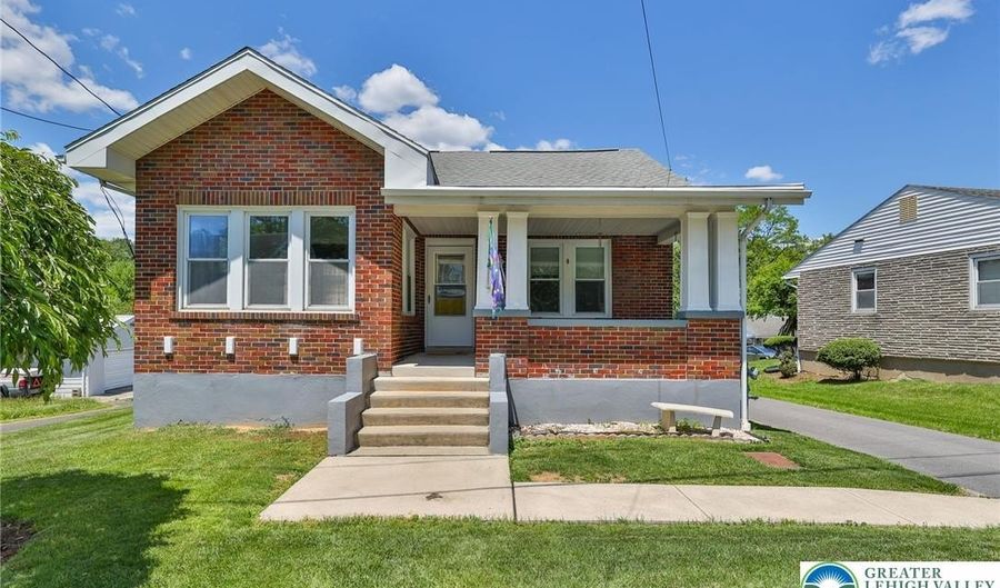 1635 E Emmaus Ave, Allentown, PA 18103 - 4 Beds, 3 Bath