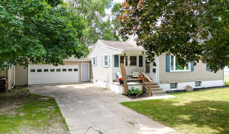 324 E Hillcrest, Alma, MI 48801 - 3 Beds, 2 Bath