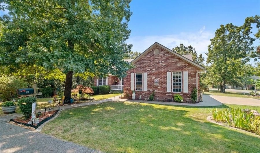 2 Creetown Cir, Bella Vista, AR 72715 - 3 Beds, 2 Bath