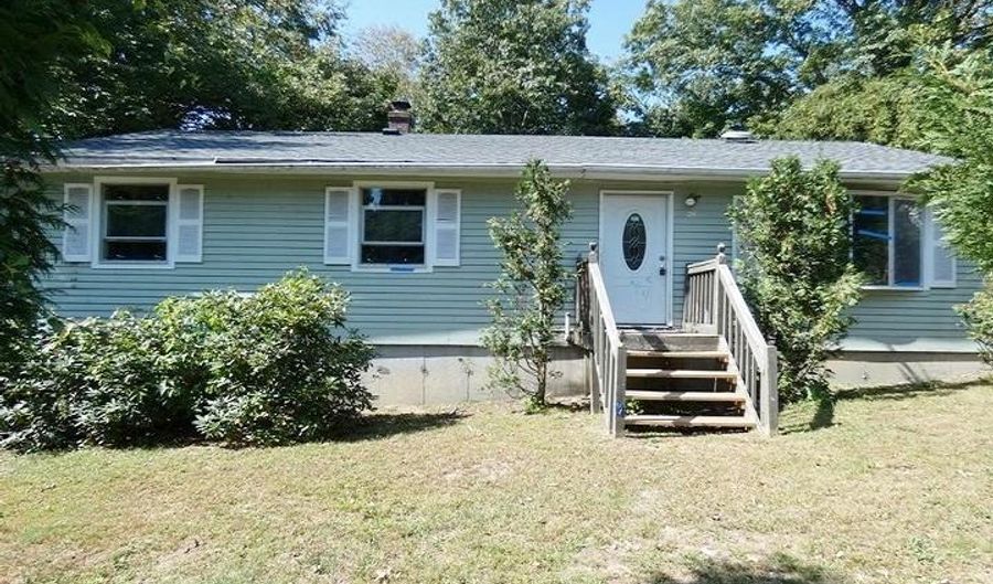 26 Susie Ave, Plainfield, CT 06354 - 3 Beds, 1 Bath